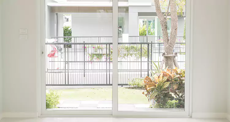 Balcony Screen Door Repair in Pembroke Pines, FL