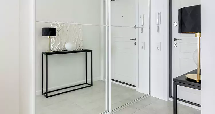 Mirrored Bifold Closet Doors Repair in Pembroke Pines, FL