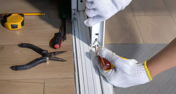 Screen Door Wheel Replacement in Pembroke Pines, FL