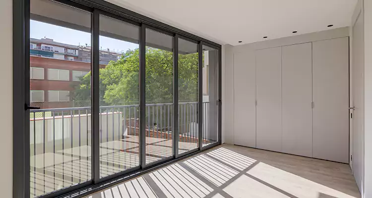 Balcony Sliding Glass Doors in Pembroke Pines, FL