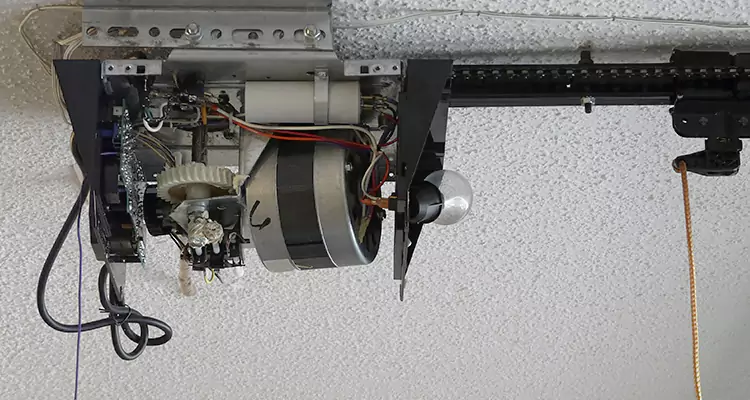 Garage Door Motor Replacement in Pembroke Pines, FL