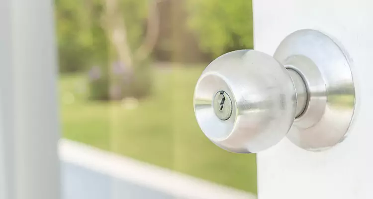 Patio Door Mechanism Jammed in Pembroke Pines, FL
