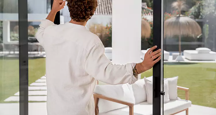 Sliding Screen Door Maintenance for Closing Issues in Pembroke Pines, FL