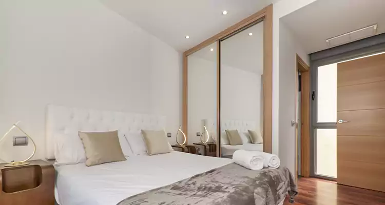 Sliding Wardrobe Door Mirror Replacement in Pembroke Pines, FL